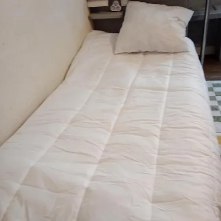Apartman Acacia - Center - Free Parking - Self-check-in Thiers