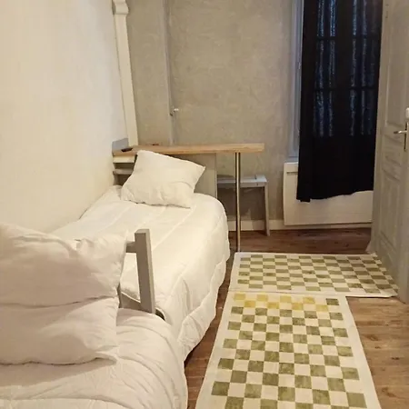 Apartman Acacia - Center - Free Parking - Self-check-in *